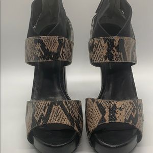 Nine West dressy  black/blush snakeskin sandals